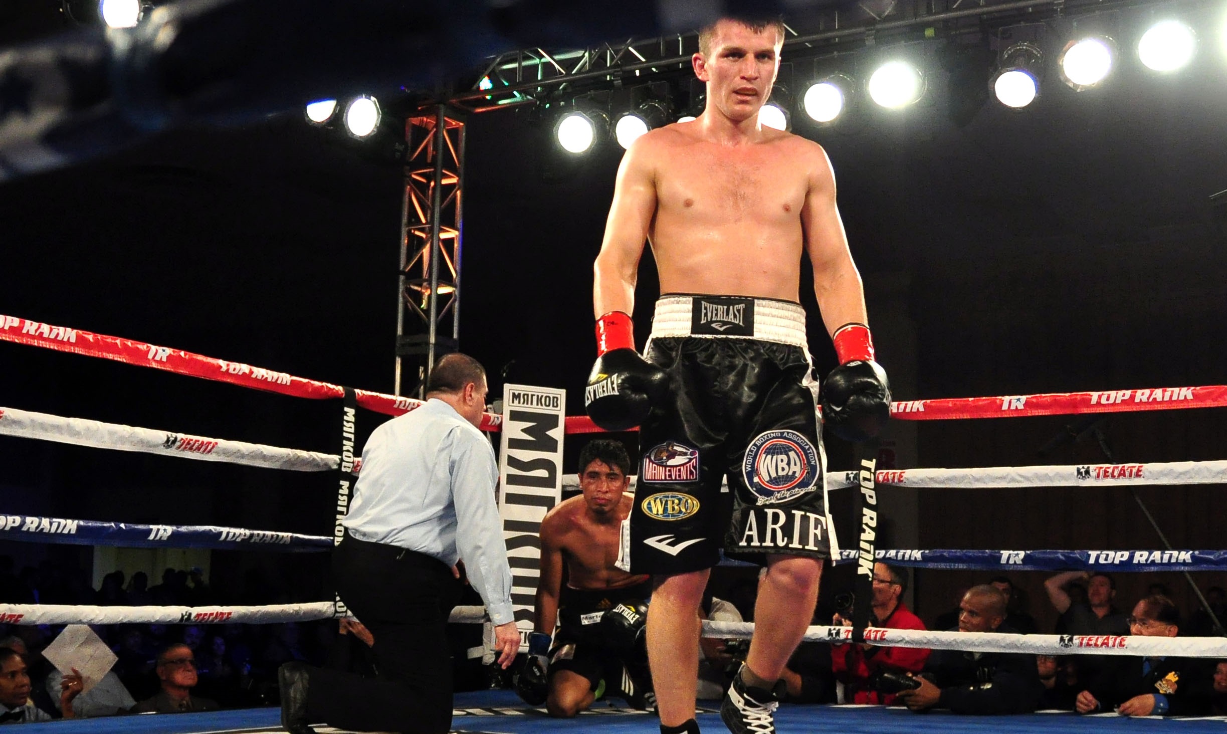 Middleweights Take Center Stage