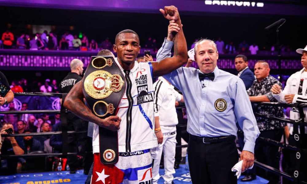 Erislandy-Lara-KOs-Ramon-Alvarez-and-asks-for-Canelo-or-Errol-Spence-Next