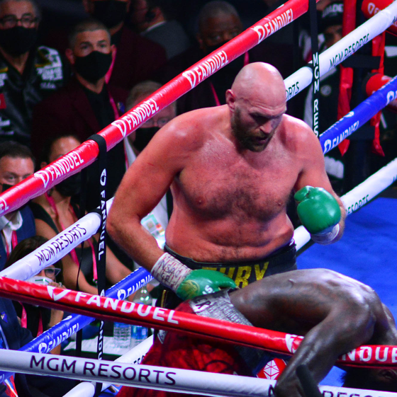 Fury-KOs-Wilder-in-the-11th-in-a-Brutal-Slugfest