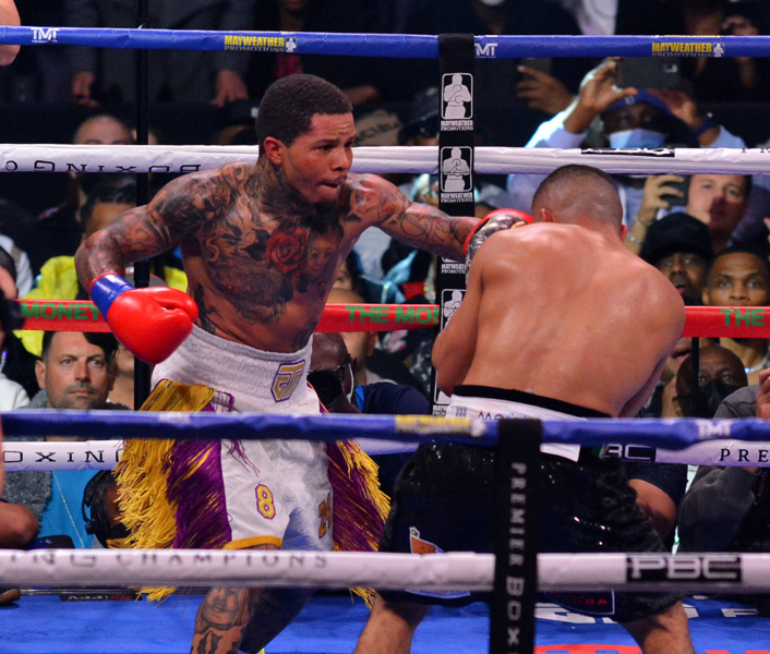 Tank-Davis-Survives-His-LA-Premier-Turns-Away-Tenacious-Isaac-Cruz