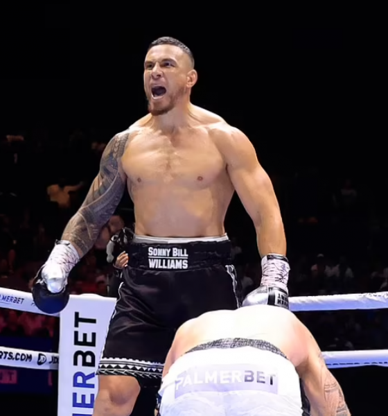 Tyson-Fury-Sparring-Partner-Sonny-Bill-Williamsp-Sparkes-in-Sydney