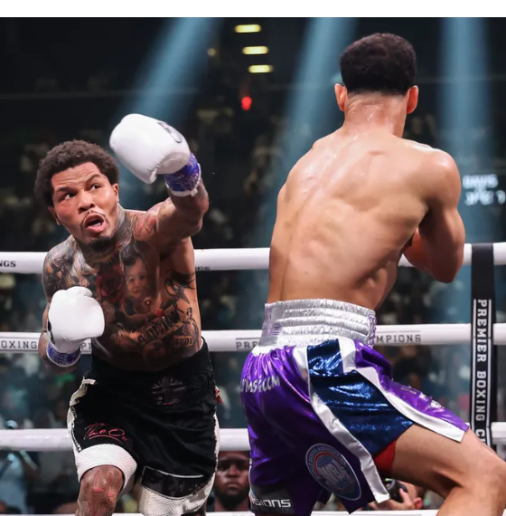 Tank-Davis-KOs-Rolly-Romero-in-Brooklyn
