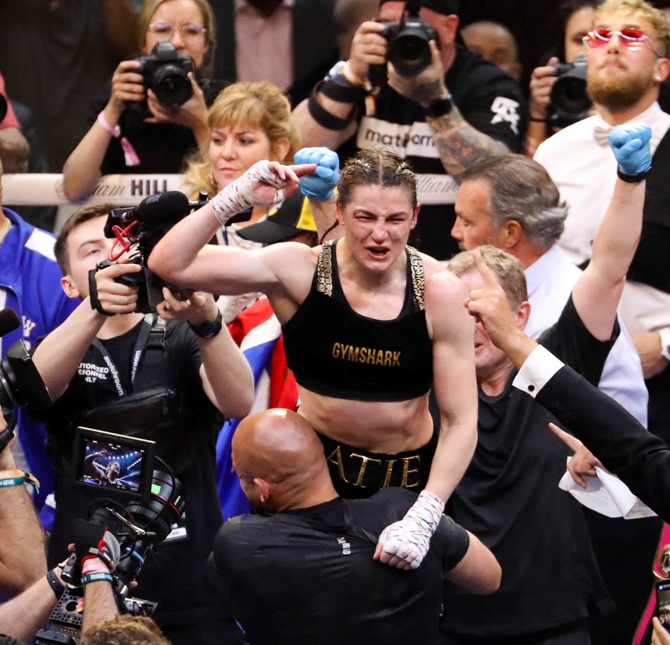 Taylor-Hangs-On-Against-Serrano-Before-19K-plus-at-Madison-Square-Garden