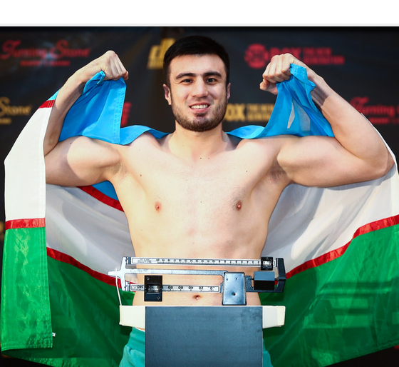 KO-Artist-Bakhodir-Jalolov-Improves-to-11-0-with-a-Frightful-Knockout
