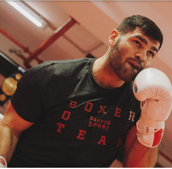Hrgovic-vs-Zhang-Tops-an-Appealing-Usyk-Joshua-Undercard
