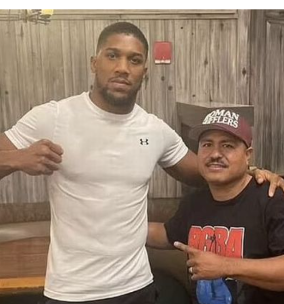 Robert-Garcia-is-the-Wild-Card-in-the-Usyk-Joshua-Rematch