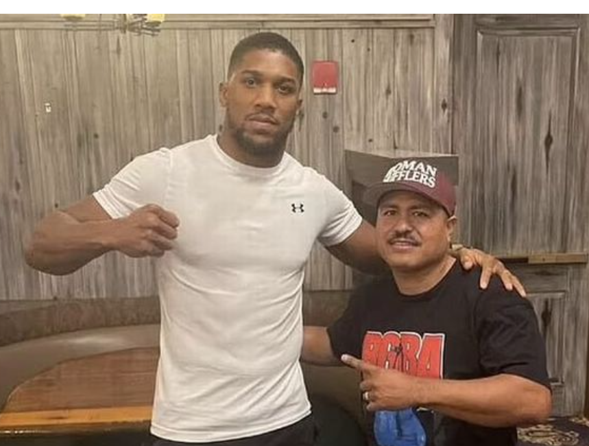 Robert-Garcia-is-the-Wild-Card-in-the-Usyk-Joshua-Rematch