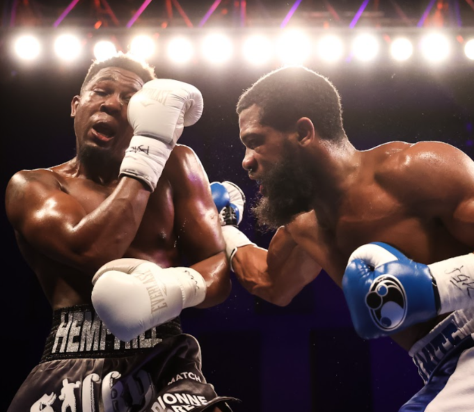 David-Dynamite-Stevens-KOs-Sean-Hemphill-on-ShoBox