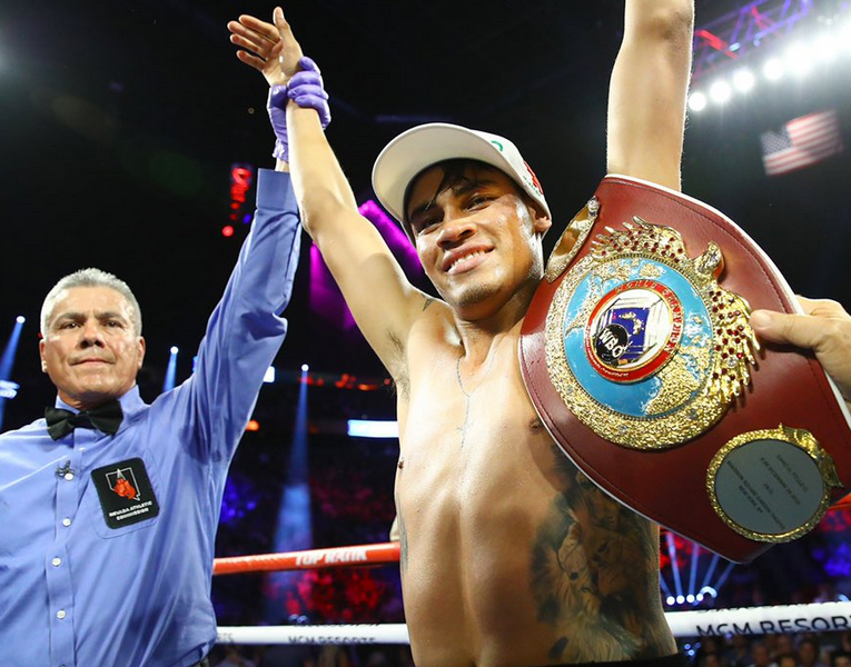 Emanuel-Navarrete-Aims-to-Become-Champion-in--Third-Weight-Class-on-Friday