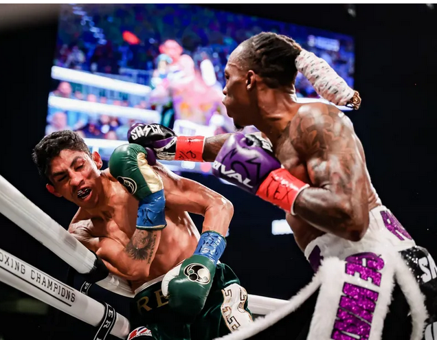 OShaquie-Foster-Denies-Rey-Vargas-Another-Title-Wins-the-WBC-130-pound-Diadem