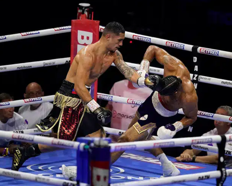Opetaia-Demolished-Thompson-on-London-Wallin-Upsets-Gassiev-in-Turkey