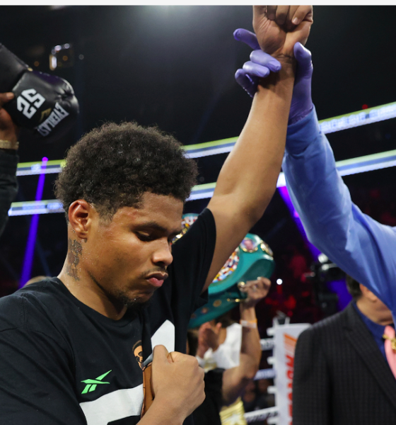 Shakur-Stevenson-Wins-a-Tedious-Fight-from-Edwin-De-Los-Santos-in-Las-Vegas