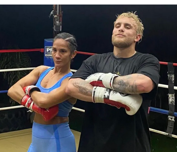Amanda-Serrano-TSS-Fighter-Of-The-Year.jpg