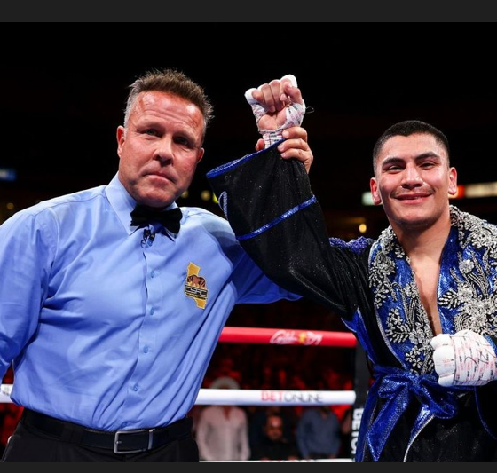 Ramirez-Outpoints-Barthelemy-and-Vergil-Ortiz-Scores-Another-Fast-KO-in-Fresno