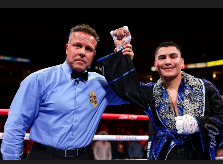 Ramirez-Outpoints-Barthelemy-and-Vergil-Ortiz-Scores-Another-Fast-KO-in-Fresno