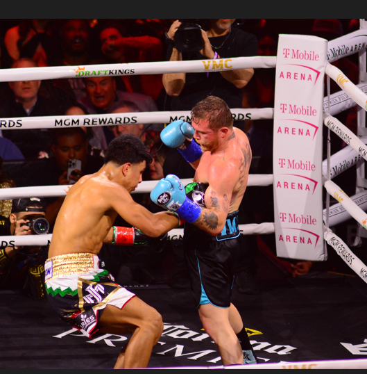 Canelo-Alvarez-Turns-Away-Jaime-Munguia-to-Remain-Undisputed-King-at-168