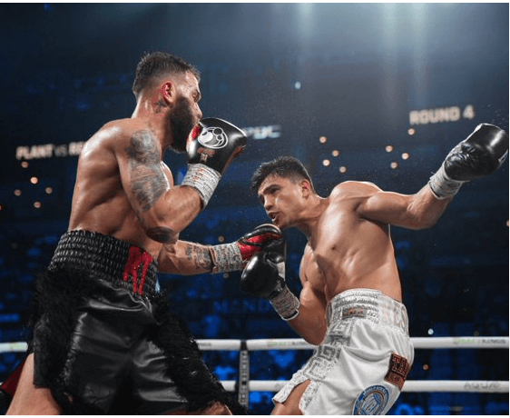A-Night-of-Mismatches-Turns-Topsy-Turvy-at-Mandalay-Bay-Resendiz-Shocks-Plant