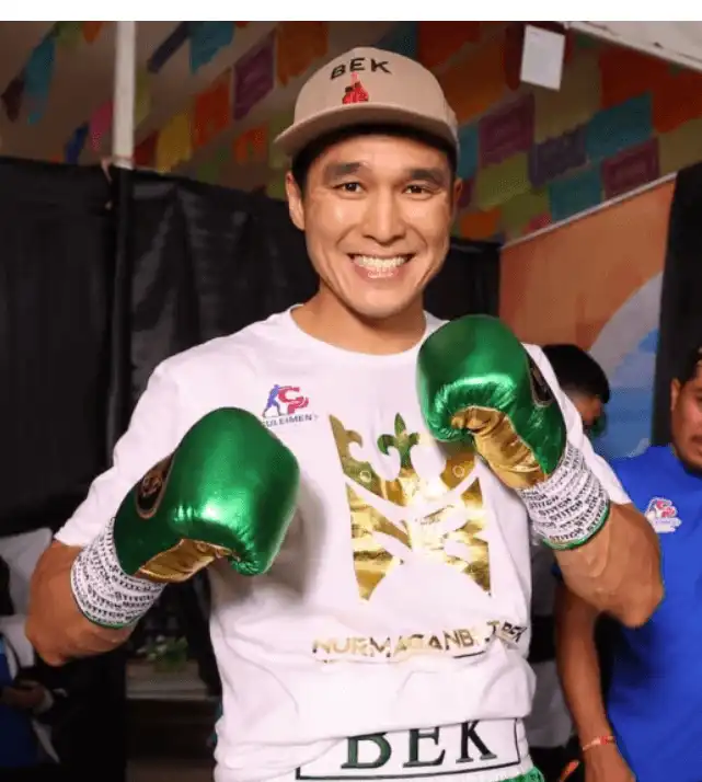 Bek Nurmaganbet Blws Away Steven Sumter in a Wednesday Matinee.jpg