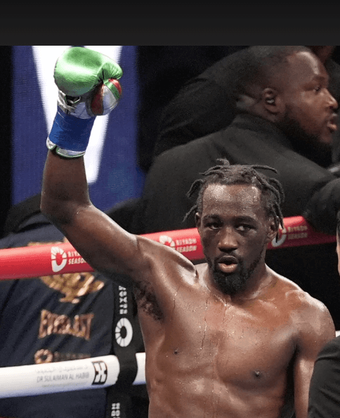 The-Hauser-Report-Does-the-Color-of-a-Fighter's-Gloves-Matter?